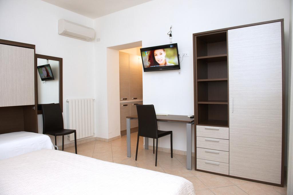 לינה וארוחת בוקר אורוסיי Domo - Guest-House Il Nespolo Fiorito מראה חיצוני תמונה