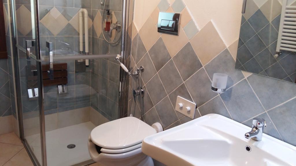 לינה וארוחת בוקר אורוסיי Domo - Guest-House Il Nespolo Fiorito מראה חיצוני תמונה